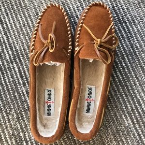Minnetonka (never been worn) slippers/moccasins